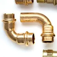 Латунный отвод муфтовый 20 мм купить Брянск